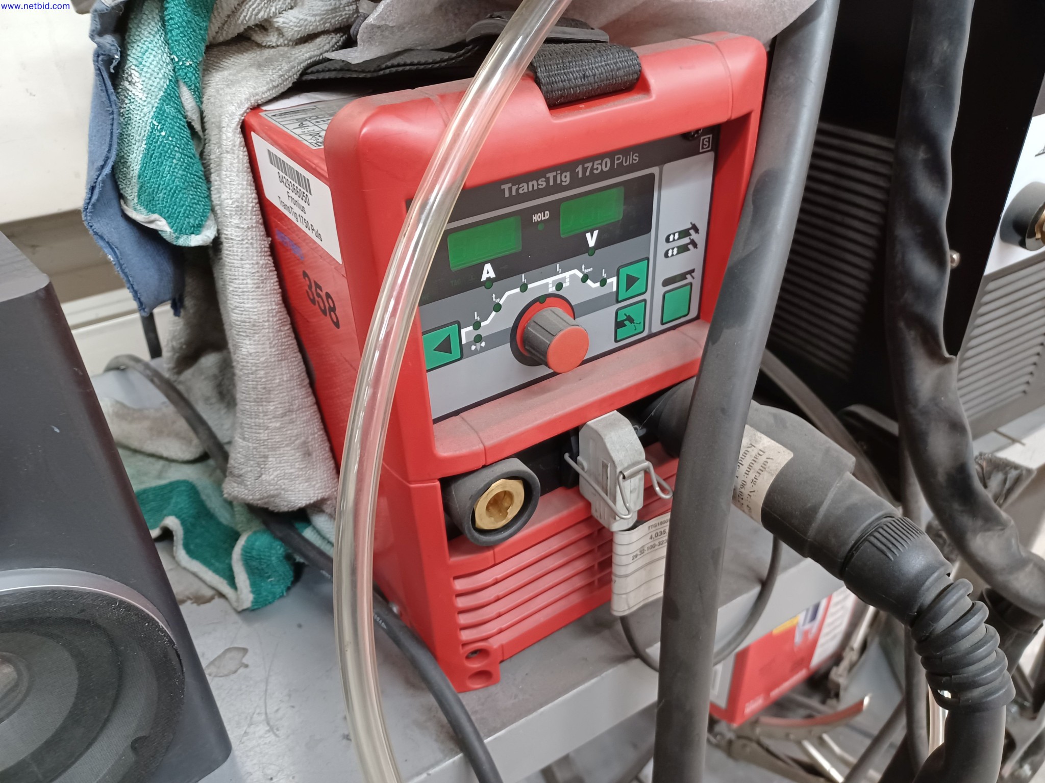 Machines of a lighting manufacturer for metalworking with accessories, continuous painting system, high-bay racking, industrial trucks, vehicles, IT and office equipment-1