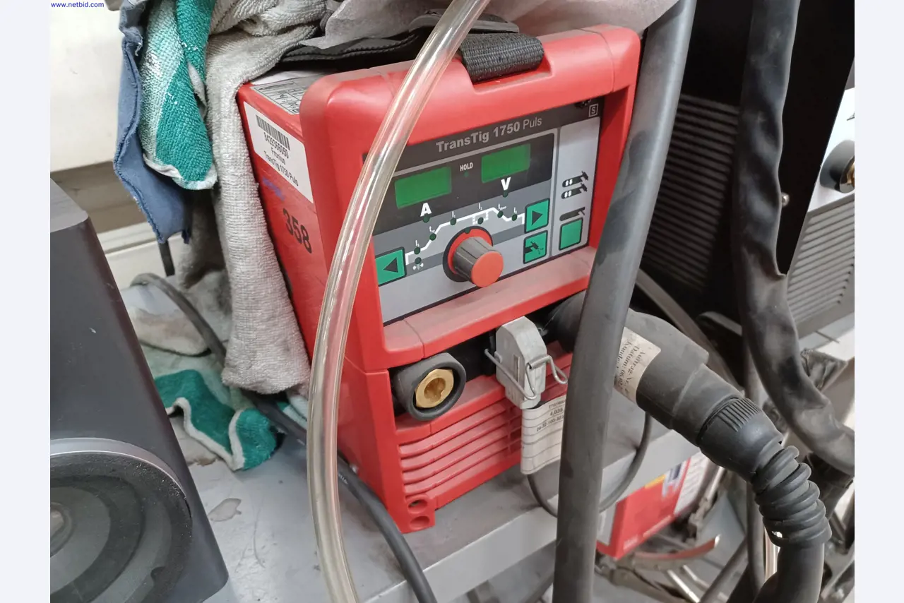 Machines of a lighting manufacturer for metalworking with accessories, continuous painting system, high-bay racking, industrial trucks, vehicles, IT and office equipment-1