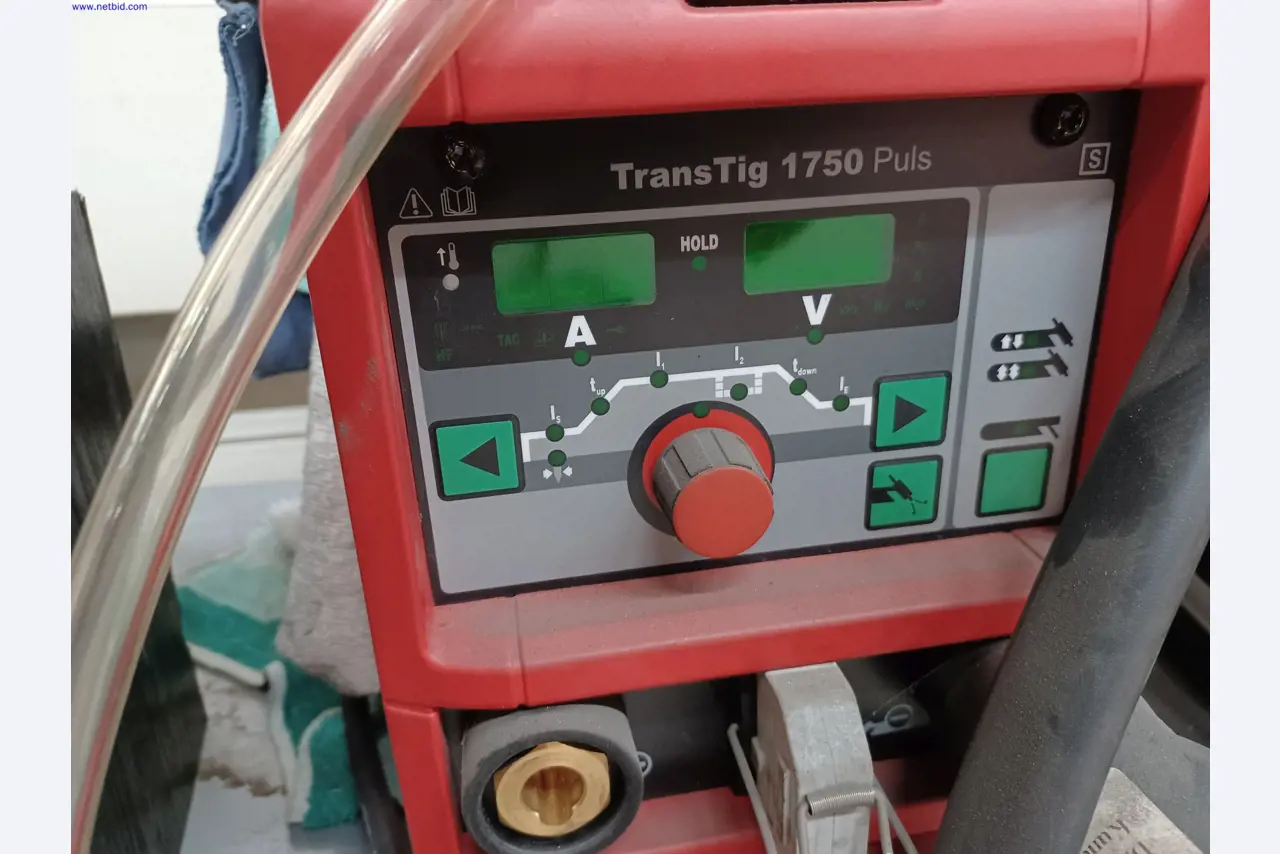 Machines of a lighting manufacturer for metalworking with accessories, continuous painting system, high-bay racking, industrial trucks, vehicles, IT and office equipment-2