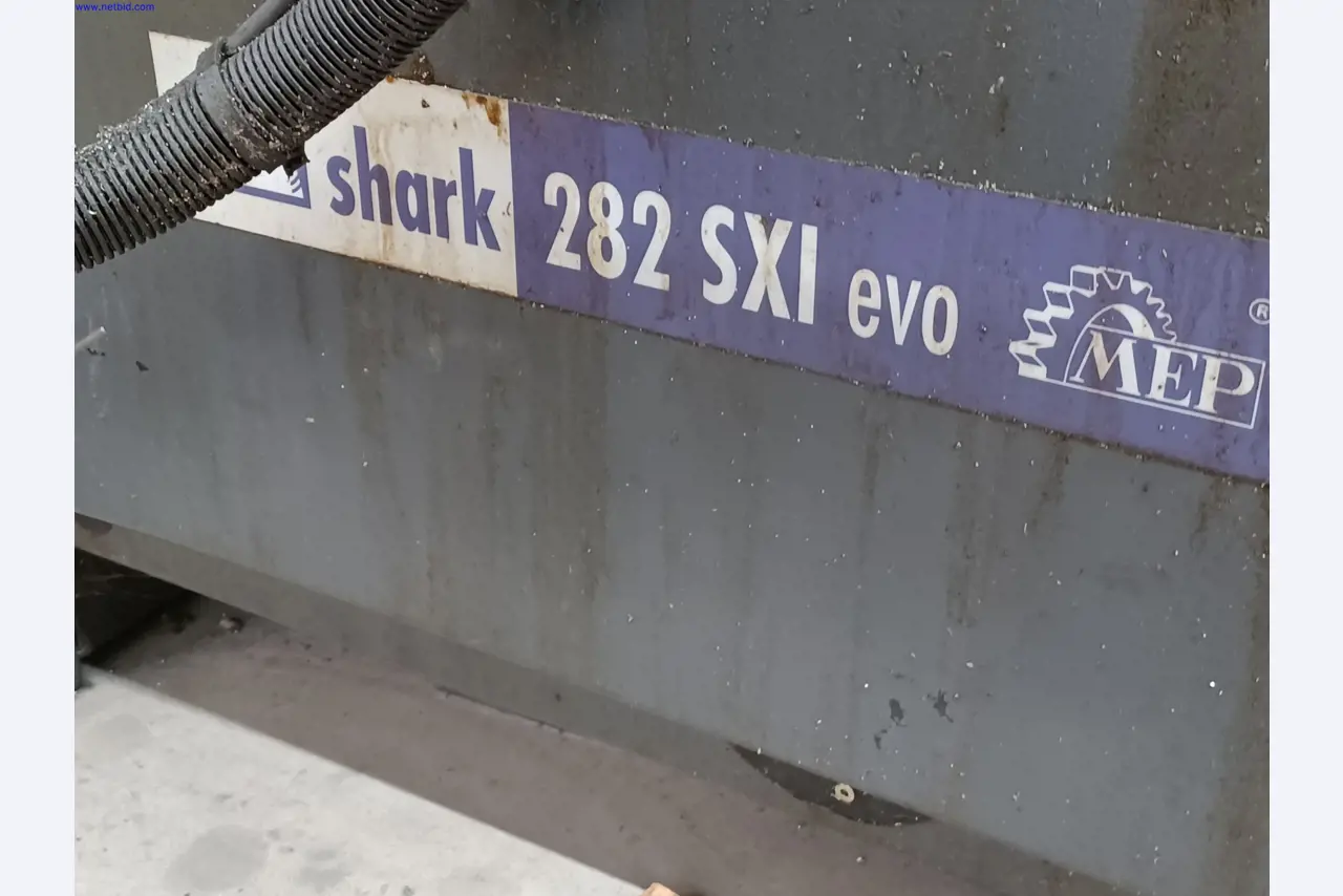 Stroji proizvajalca razsvetljave, vključno s stroji za obdelavo kovin z dodatki, sistemom za neprekinjeno barvanje, visokimi regali, industrijskimi tovornjaki, vozili, informacijsko in pisarniško opremo-3