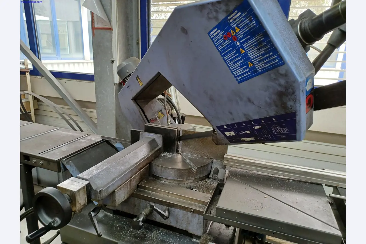 Stroji proizvajalca razsvetljave, vključno s stroji za obdelavo kovin z dodatki, sistemom za neprekinjeno barvanje, visokimi regali, industrijskimi tovornjaki, vozili, informacijsko in pisarniško opremo-5