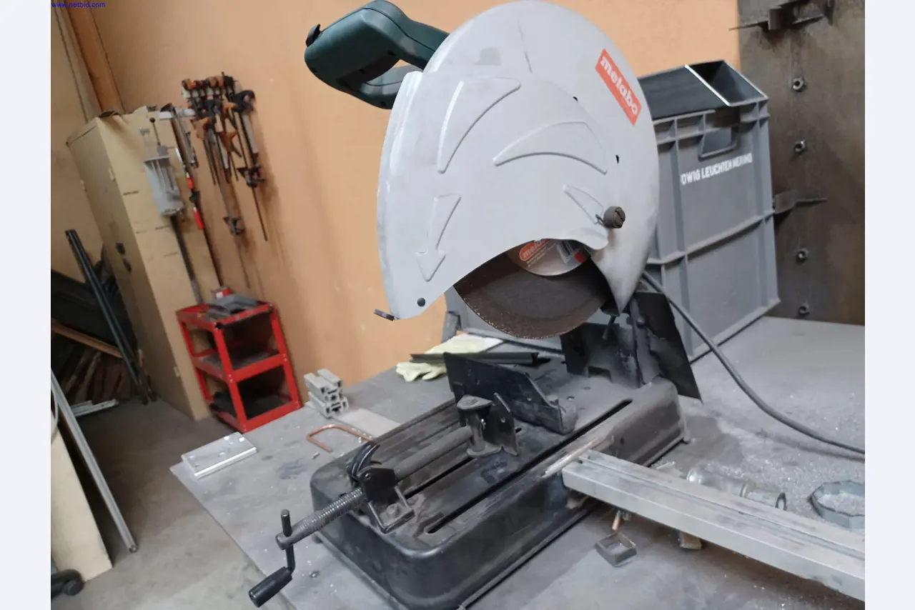 Machines of a lighting manufacturer for metalworking with accessories, continuous painting system, high-bay racking, industrial trucks, vehicles, IT and office equipment-2