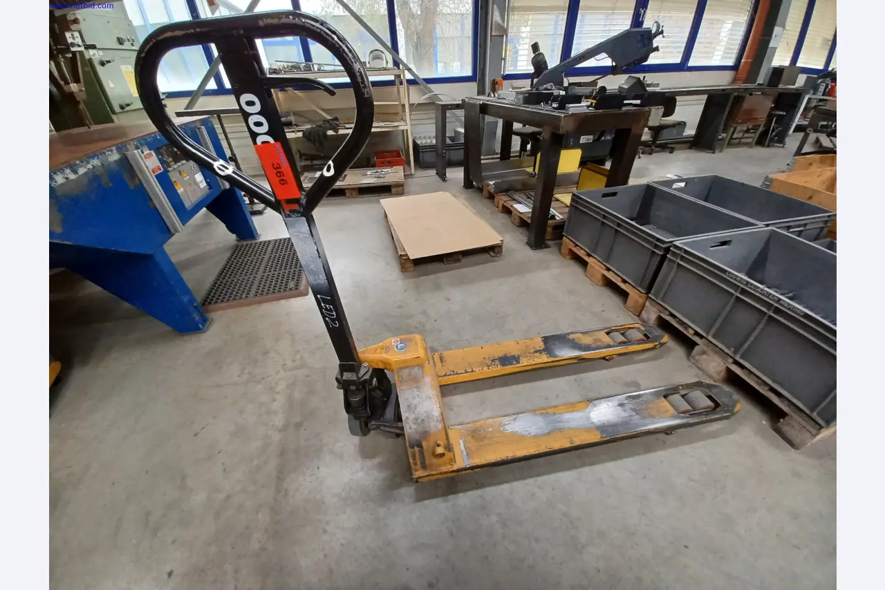 Machines of a lighting manufacturer for metalworking with accessories, continuous painting system, high-bay racking, industrial trucks, vehicles, IT and office equipment-1