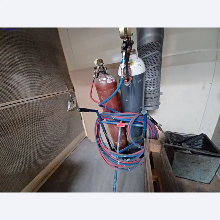 Machines of a lighting manufacturer for metalworking with accessories, continuous painting system, high-bay racking, industrial trucks, vehicles, IT and office equipment-1