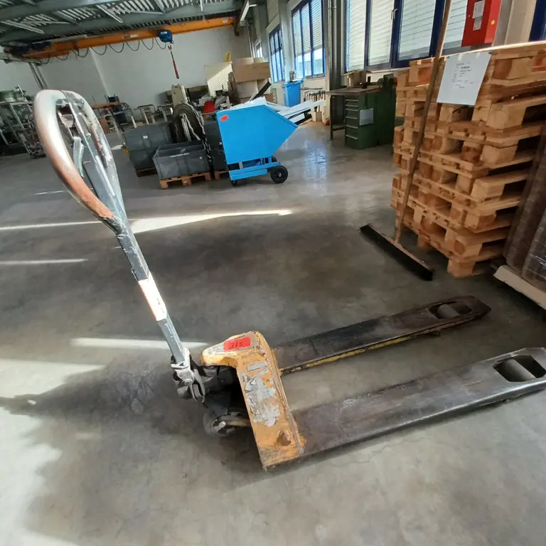 Pallet truck