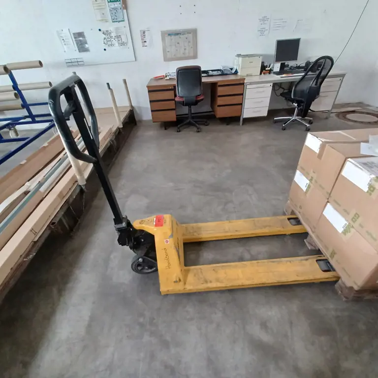 Pallet truck