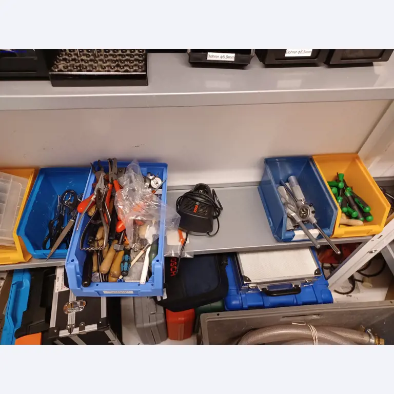 Machines of a lighting manufacturer for metalworking with accessories, continuous painting system, high-bay racking, industrial trucks, vehicles, IT and office equipment-14