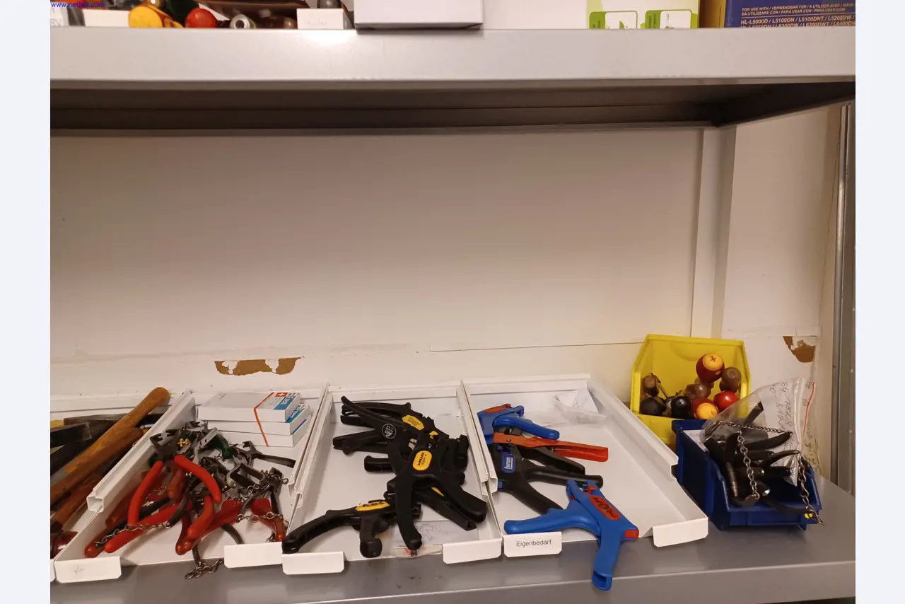 Machines of a lighting manufacturer for metalworking with accessories, continuous painting system, high-bay racking, industrial trucks, vehicles, IT and office equipment-2