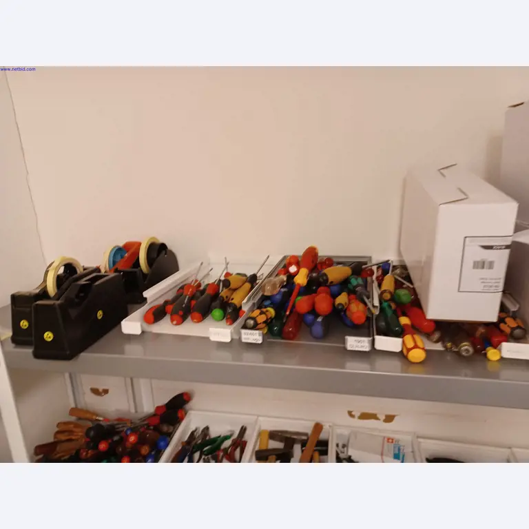 Machines of a lighting manufacturer for metalworking with accessories, continuous painting system, high-bay racking, industrial trucks, vehicles, IT and office equipment-3