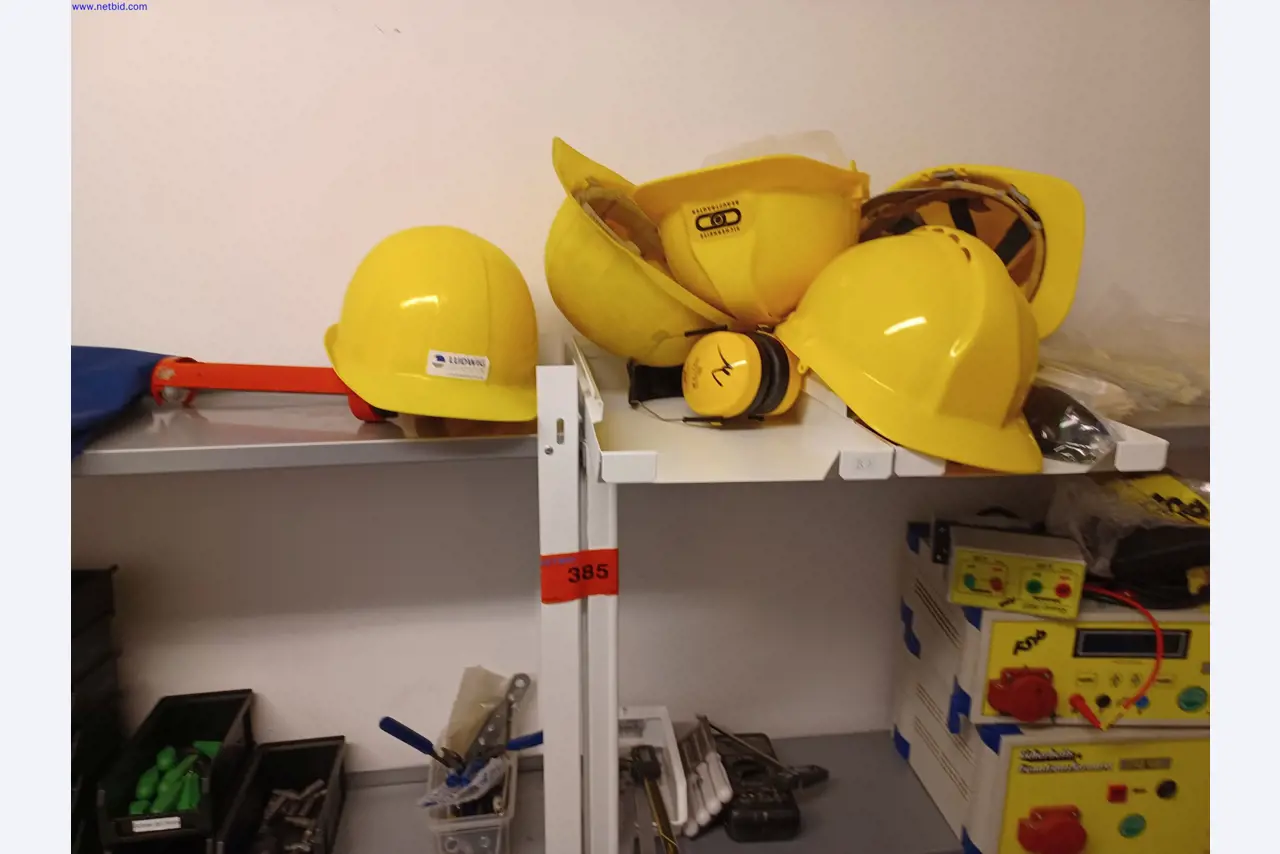 Machines of a lighting manufacturer for metalworking with accessories, continuous painting system, high-bay racking, industrial trucks, vehicles, IT and office equipment-4