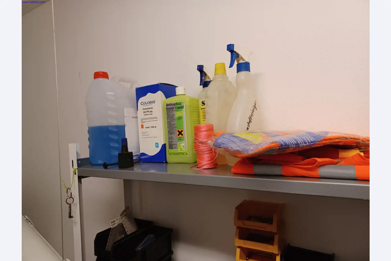 Machines of a lighting manufacturer for metalworking with accessories, continuous painting system, high-bay racking, industrial trucks, vehicles, IT and office equipment-7