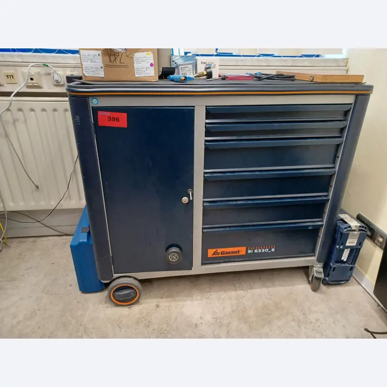 Machines of a lighting manufacturer for metalworking with accessories, continuous painting system, high-bay racking, industrial trucks, vehicles, IT and office equipment-1