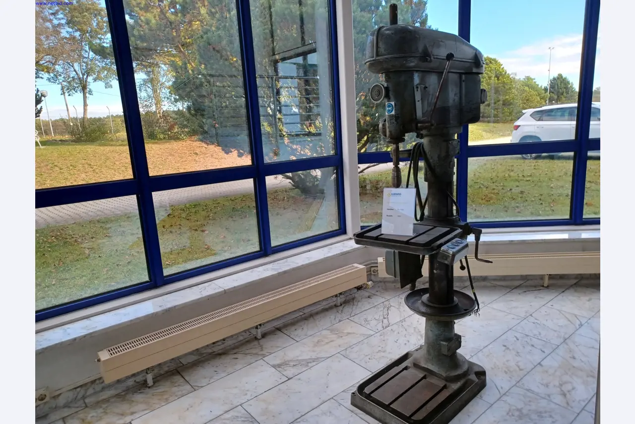 Machines of a lighting manufacturer for metalworking with accessories, continuous painting system, high-bay racking, industrial trucks, vehicles, IT and office equipment-4