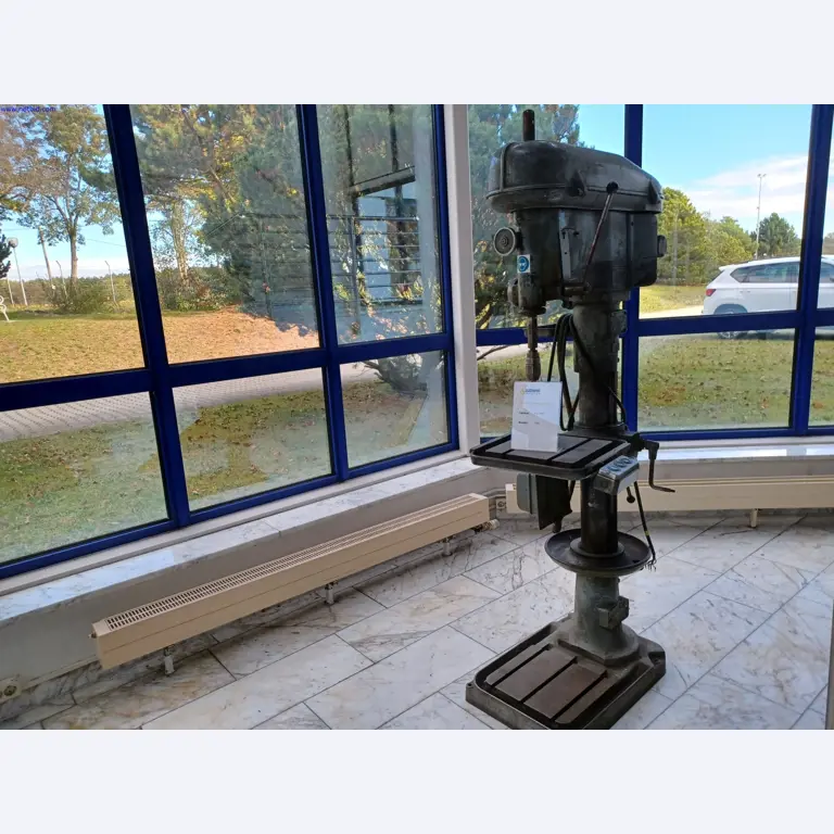 Machines of a lighting manufacturer for metalworking with accessories, continuous painting system, high-bay racking, industrial trucks, vehicles, IT and office equipment-4