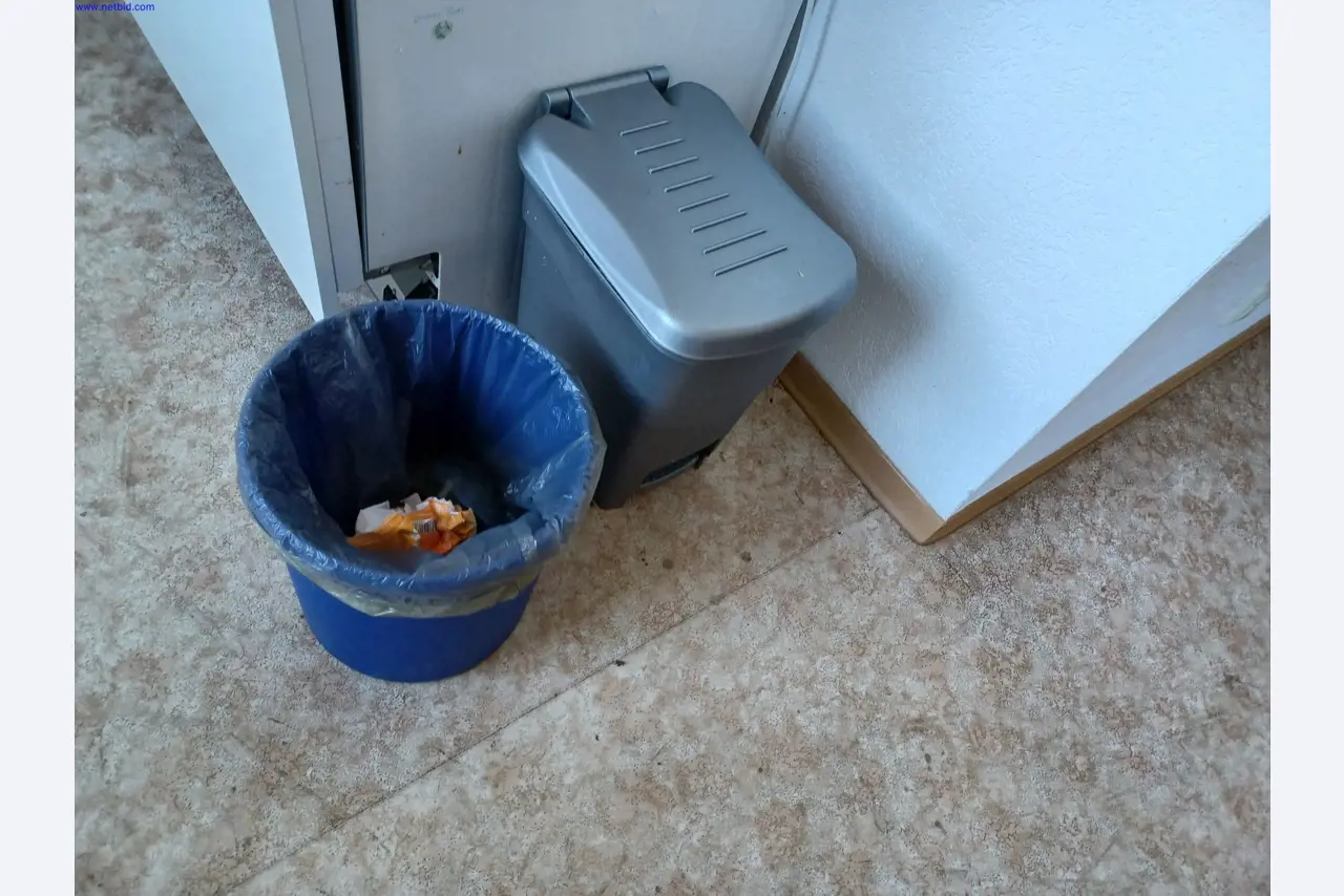 Machines of a lighting manufacturer for metalworking with accessories, continuous painting system, high-bay racking, industrial trucks, vehicles, IT and office equipment-2