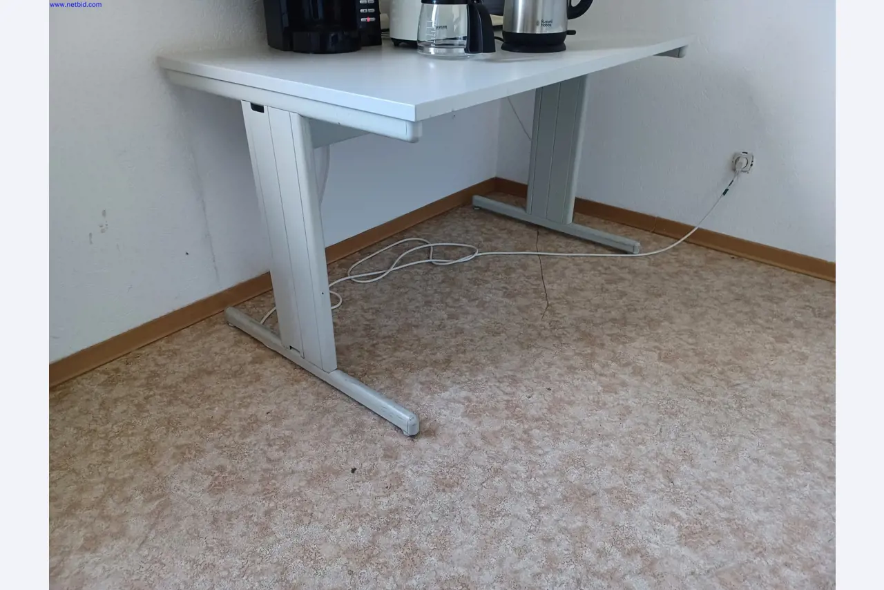 Machines of a lighting manufacturer for metalworking with accessories, continuous painting system, high-bay racking, industrial trucks, vehicles, IT and office equipment-3