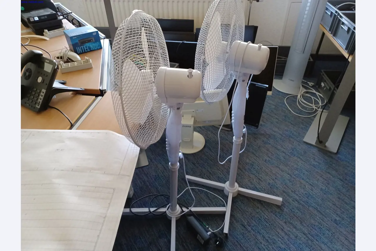 Machines of a lighting manufacturer for metalworking with accessories, continuous painting system, high-bay racking, industrial trucks, vehicles, IT and office equipment-2