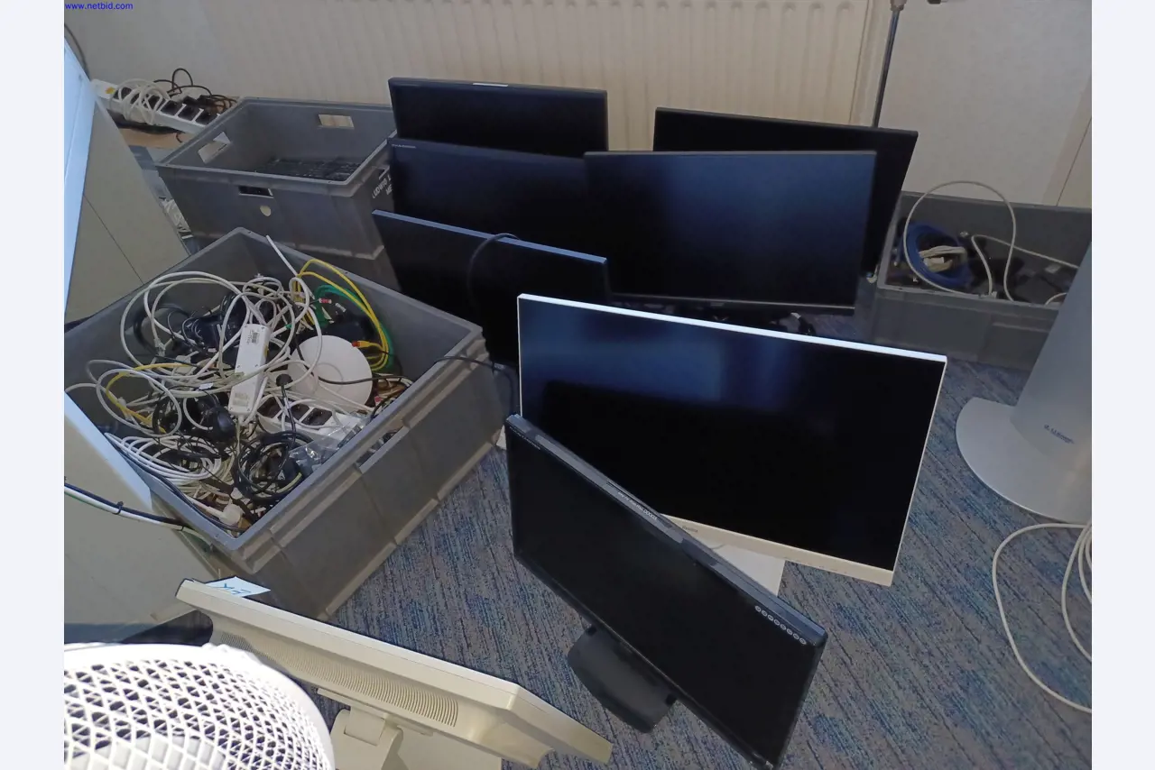 Machines of a lighting manufacturer for metalworking with accessories, continuous painting system, high-bay racking, industrial trucks, vehicles, IT and office equipment-3