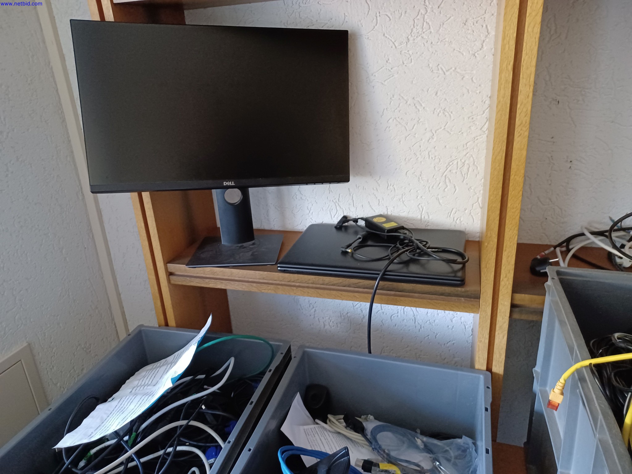 Machines of a lighting manufacturer for metalworking with accessories, continuous painting system, high-bay racking, industrial trucks, vehicles, IT and office equipment-5