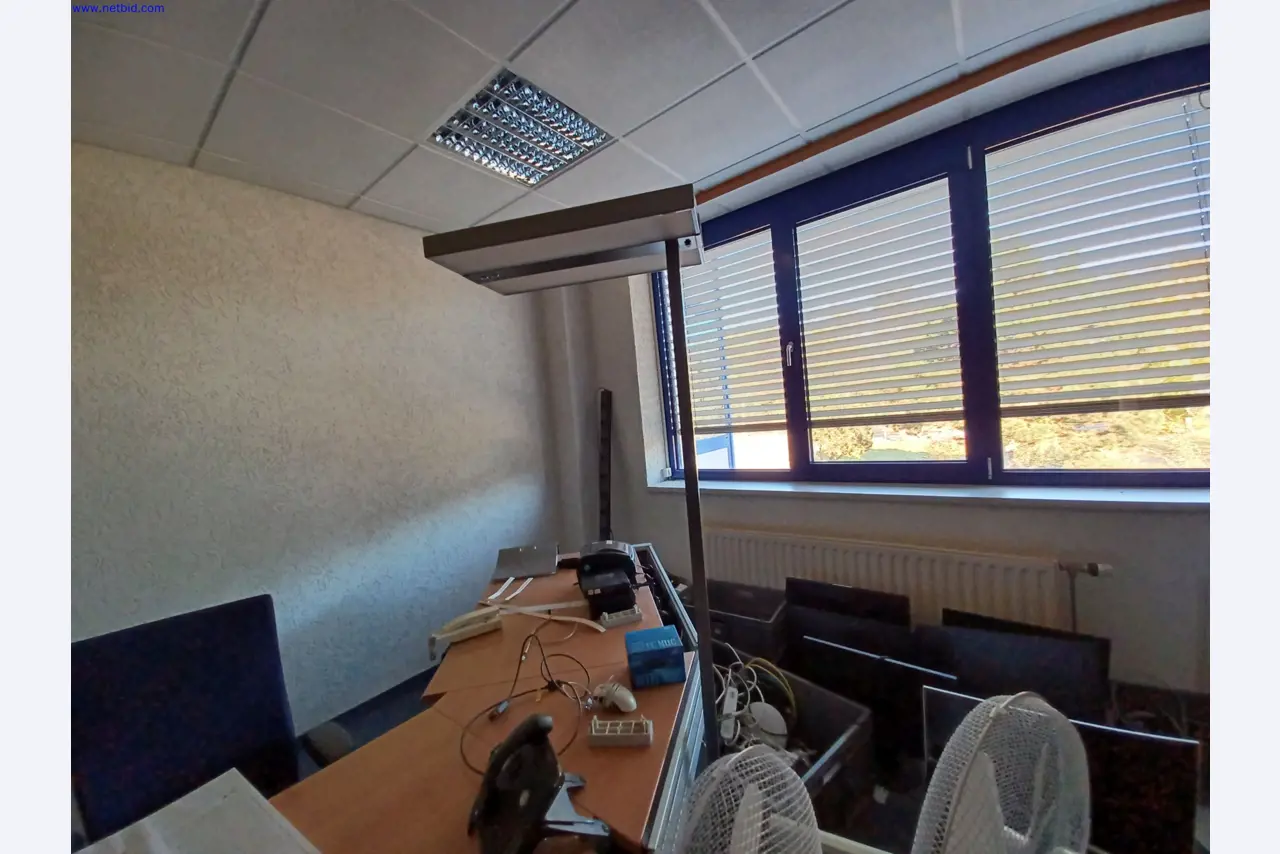 Machines of a lighting manufacturer for metalworking with accessories, continuous painting system, high-bay racking, industrial trucks, vehicles, IT and office equipment-8