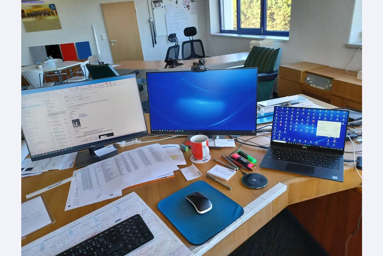 Machines of a lighting manufacturer for metalworking with accessories, continuous painting system, high-bay racking, industrial trucks, vehicles, IT and office equipment-1