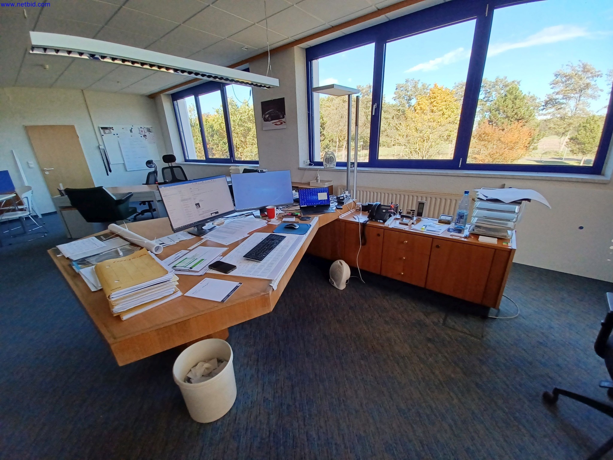 Machines of a lighting manufacturer for metalworking with accessories, continuous painting system, high-bay racking, industrial trucks, vehicles, IT and office equipment-4