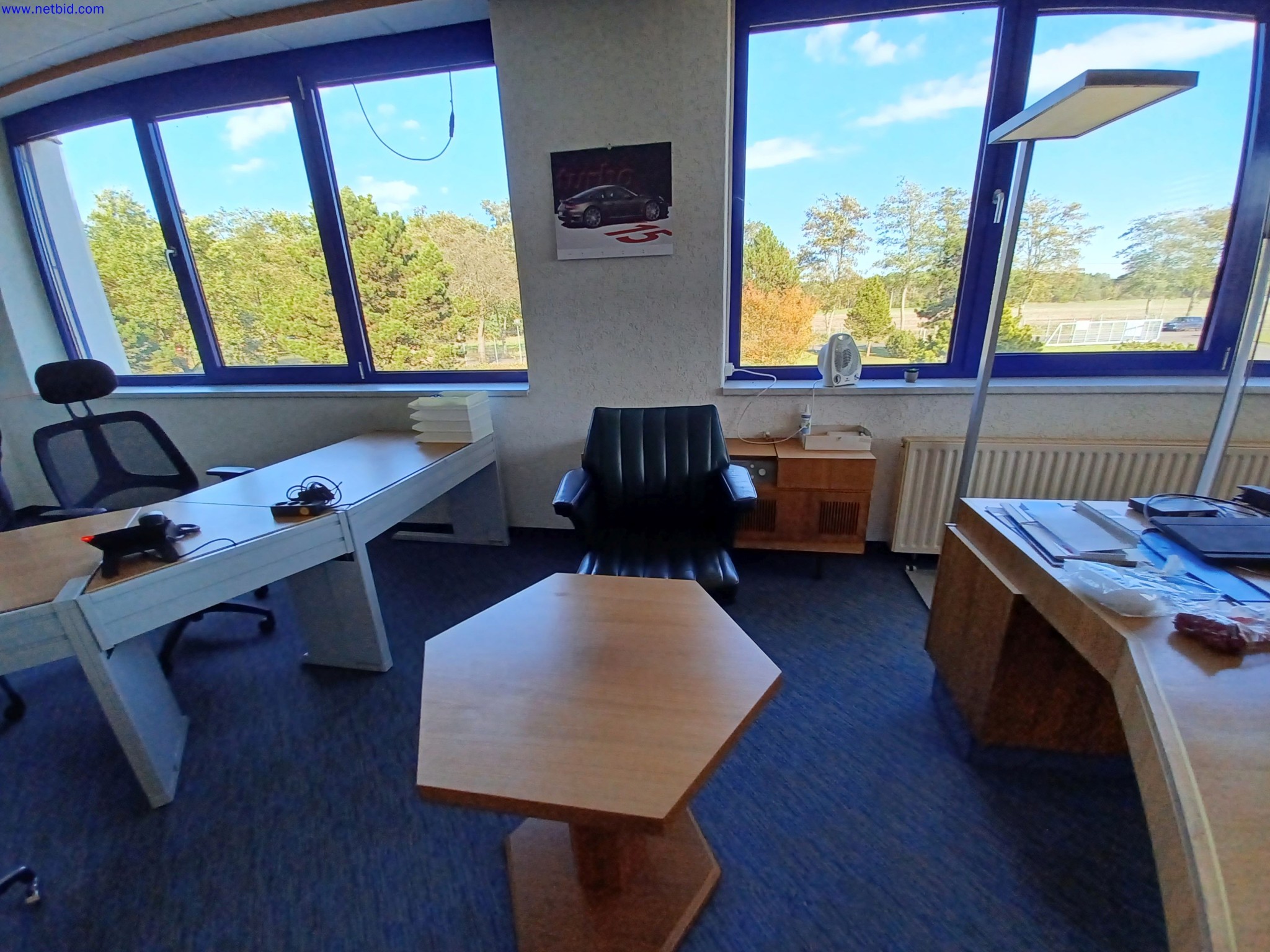 Machines of a lighting manufacturer for metalworking with accessories, continuous painting system, high-bay racking, industrial trucks, vehicles, IT and office equipment-5