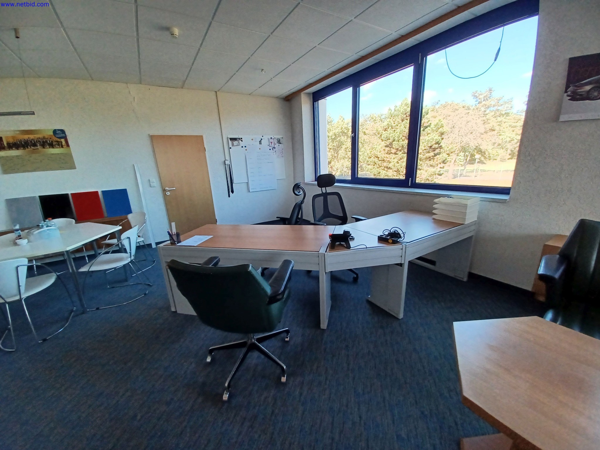 Machines of a lighting manufacturer for metalworking with accessories, continuous painting system, high-bay racking, industrial trucks, vehicles, IT and office equipment-6