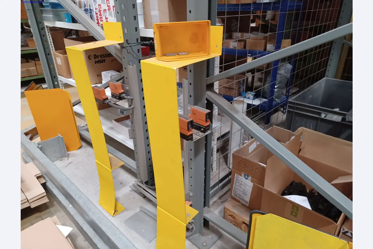 Machines d'un fabricant de luminaires, entre autres pour le travail du métal avec accessoires, installation de peinture en continu, rayonnage en hauteur, véhicules de manutention, véhicules, équipement informatique et de bureau-4