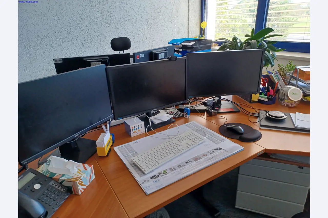 Machines of a lighting manufacturer for metalworking with accessories, continuous painting system, high-bay racking, industrial trucks, vehicles, IT and office equipment-1