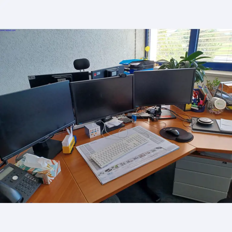 Machines of a lighting manufacturer for metalworking with accessories, continuous painting system, high-bay racking, industrial trucks, vehicles, IT and office equipment-1