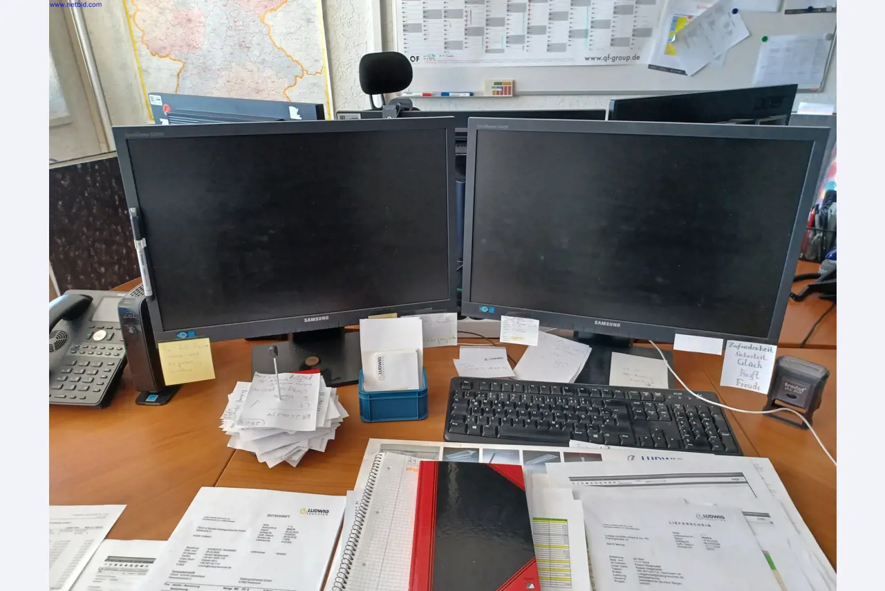 Machines of a lighting manufacturer for metalworking with accessories, continuous painting system, high-bay racking, industrial trucks, vehicles, IT and office equipment-1