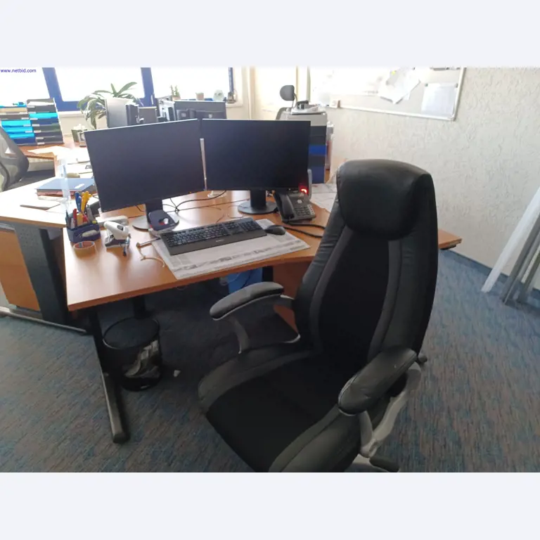 Machines of a lighting manufacturer for metalworking with accessories, continuous painting system, high-bay racking, industrial trucks, vehicles, IT and office equipment-3