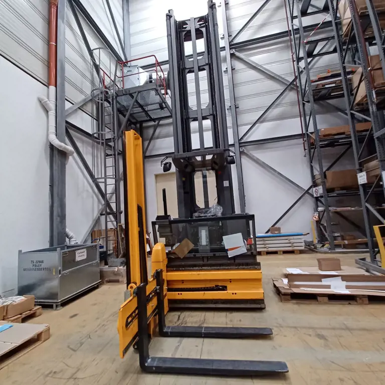 Stacker crane Jungheinrich EKX516