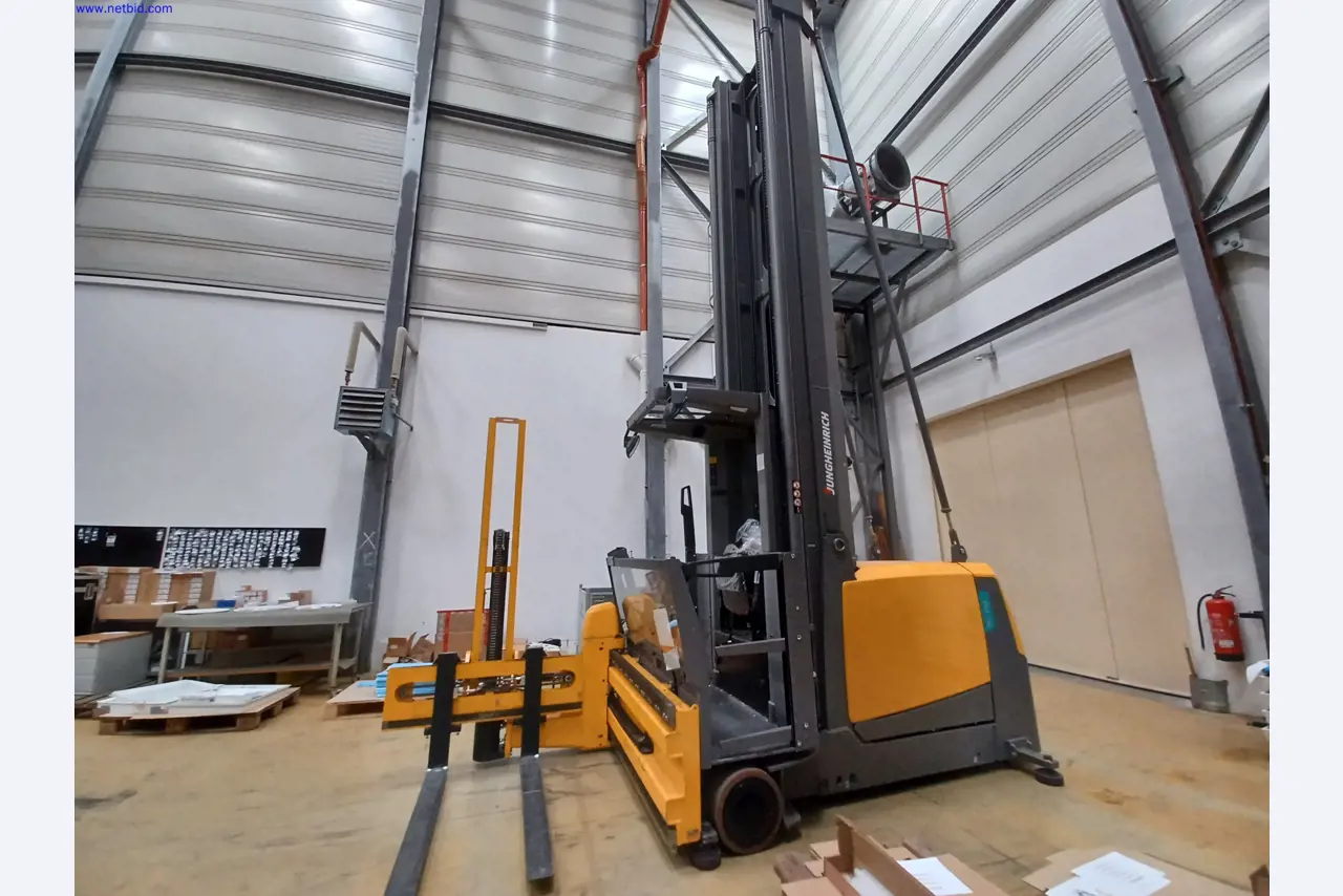 Machines of a lighting manufacturer for metalworking with accessories, continuous painting system, high-bay racking, industrial trucks, vehicles, IT and office equipment-2