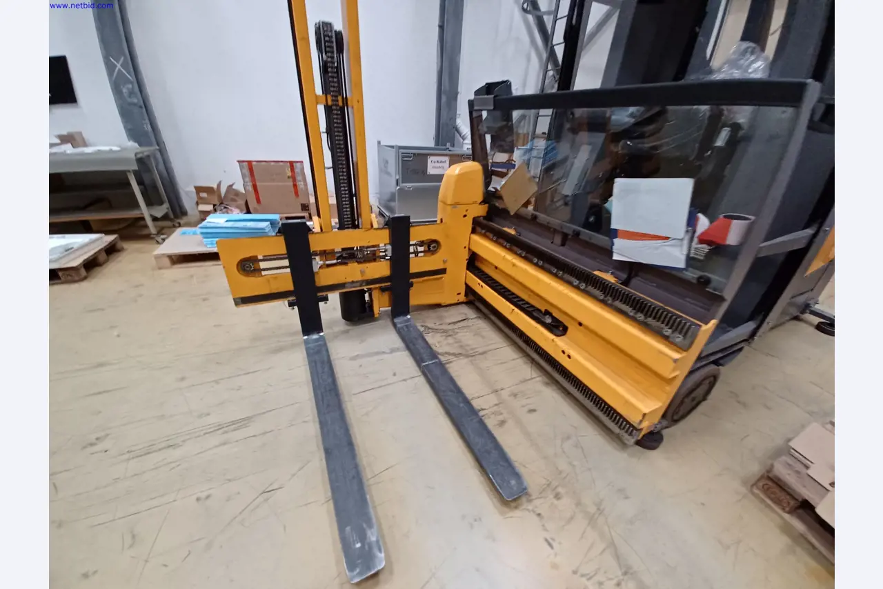 Machines of a lighting manufacturer for metalworking with accessories, continuous painting system, high-bay racking, industrial trucks, vehicles, IT and office equipment-3