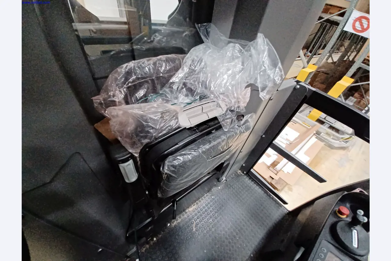 Machines of a lighting manufacturer for metalworking with accessories, continuous painting system, high-bay racking, industrial trucks, vehicles, IT and office equipment-6