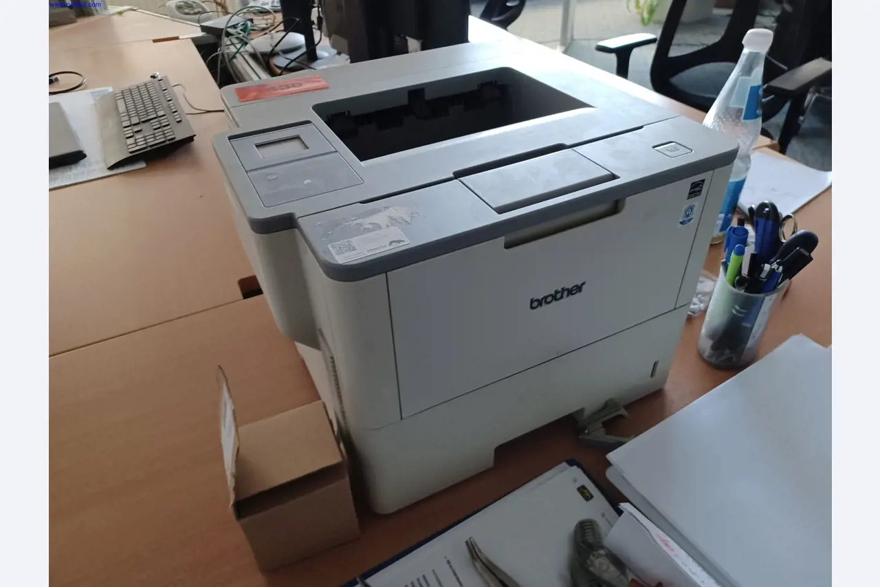 Machines of a lighting manufacturer for metalworking with accessories, continuous painting system, high-bay racking, industrial trucks, vehicles, IT and office equipment-1