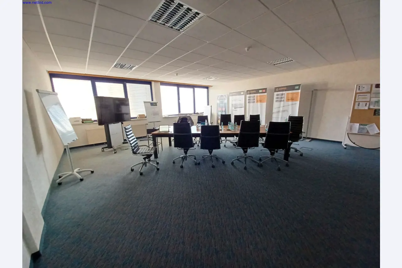 Machines of a lighting manufacturer for metalworking with accessories, continuous painting system, high-bay racking, industrial trucks, vehicles, IT and office equipment-1