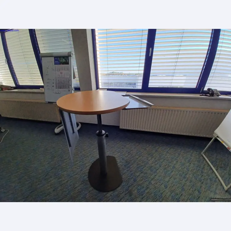 Machines of a lighting manufacturer for metalworking with accessories, continuous painting system, high-bay racking, industrial trucks, vehicles, IT and office equipment-6