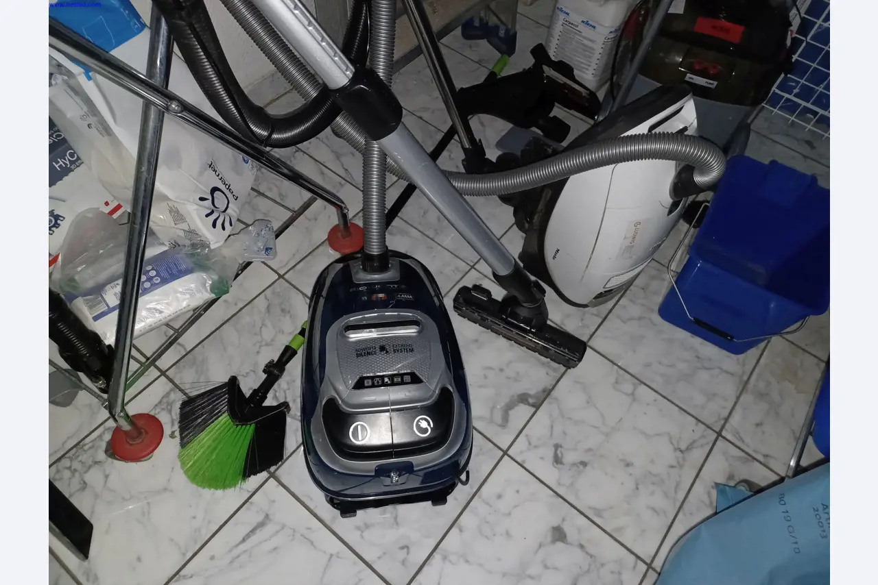 Machines of a lighting manufacturer for metalworking with accessories, continuous painting system, high-bay racking, industrial trucks, vehicles, IT and office equipment-3