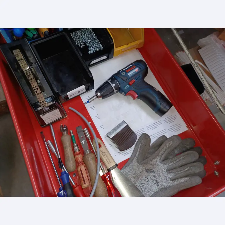 Machines of a lighting manufacturer for metalworking with accessories, continuous painting system, high-bay racking, industrial trucks, vehicles, IT and office equipment-1