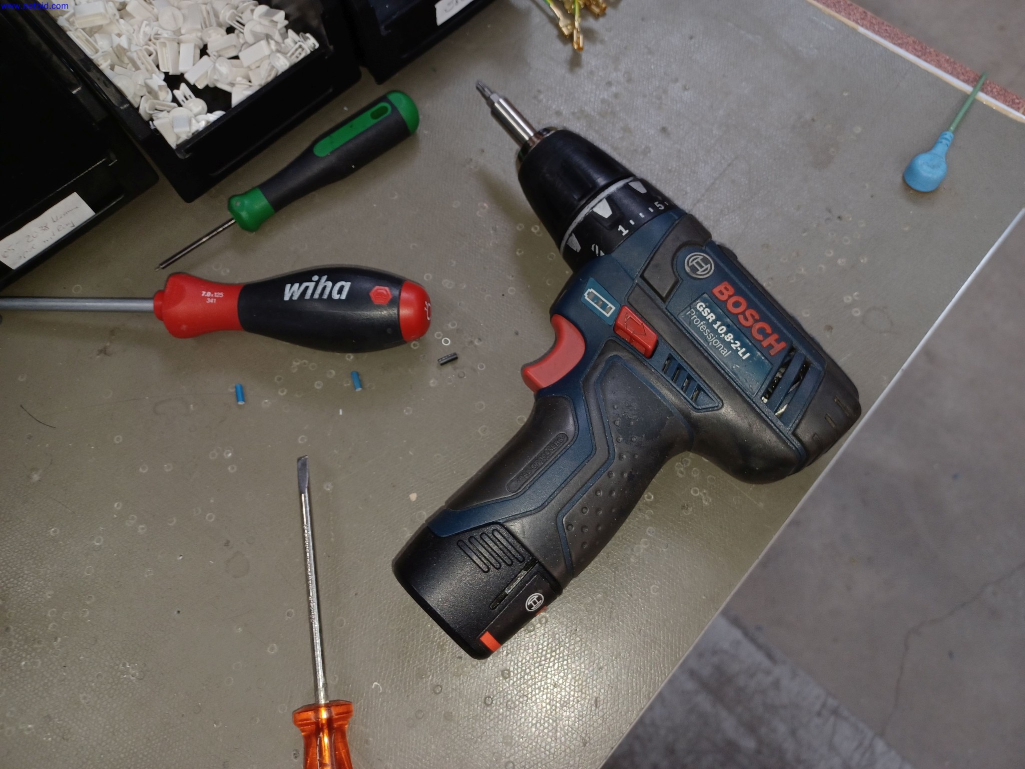 Machines of a lighting manufacturer for metalworking with accessories, continuous painting system, high-bay racking, industrial trucks, vehicles, IT and office equipment-3