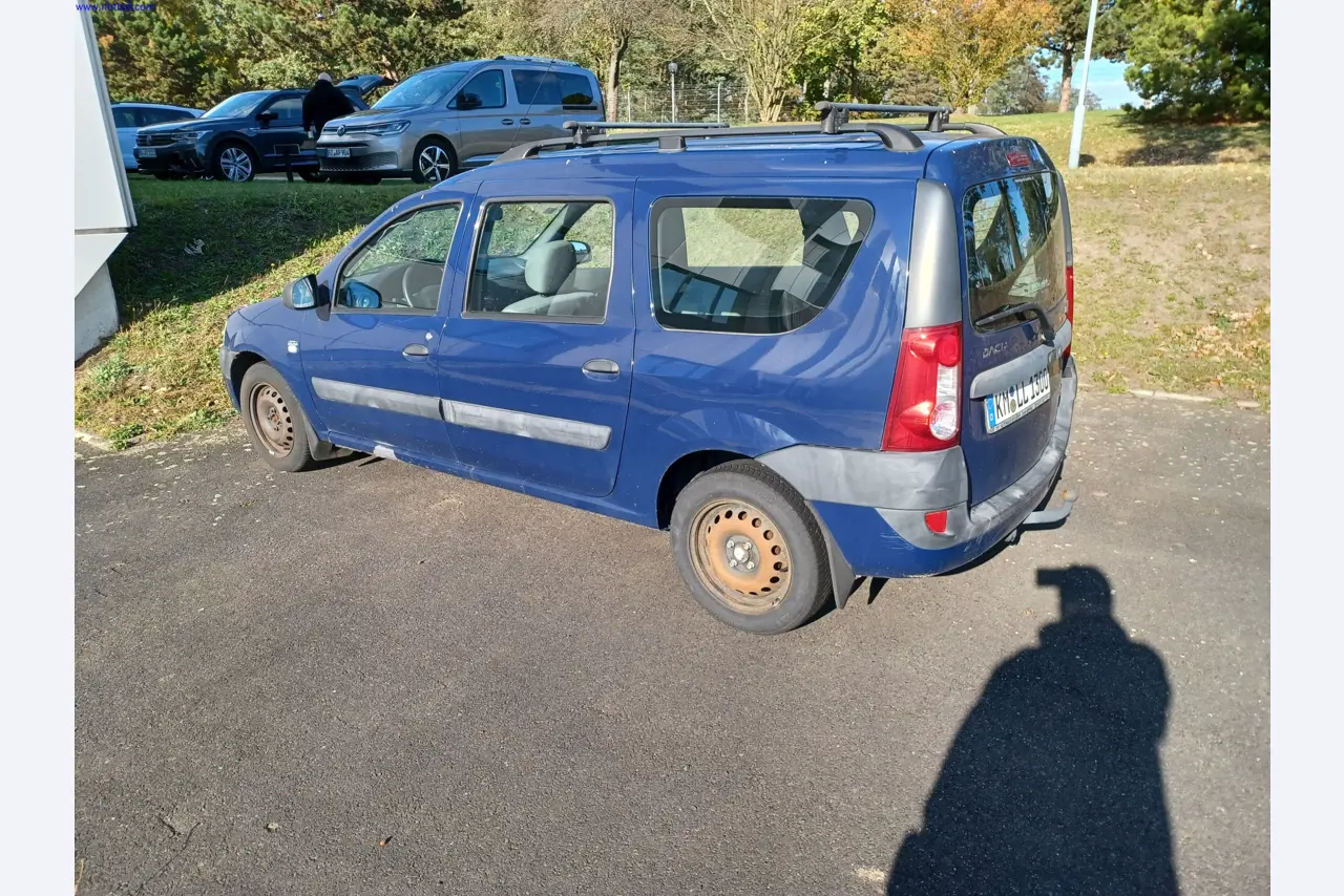 Machines of a lighting manufacturer for metalworking with accessories, continuous painting system, high-bay racking, industrial trucks, vehicles, IT and office equipment-2