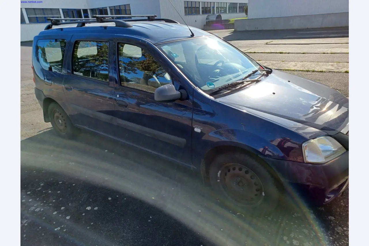 Machines of a lighting manufacturer for metalworking with accessories, continuous painting system, high-bay racking, industrial trucks, vehicles, IT and office equipment-4