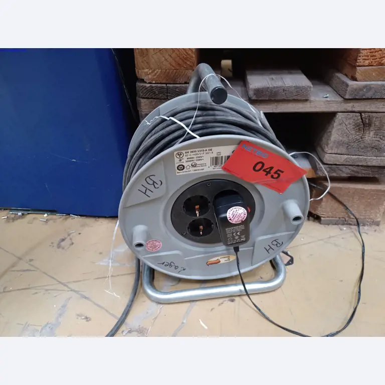 Machines of a lighting manufacturer for metalworking with accessories, continuous painting system, high-bay racking, industrial trucks, vehicles, IT and office equipment-1