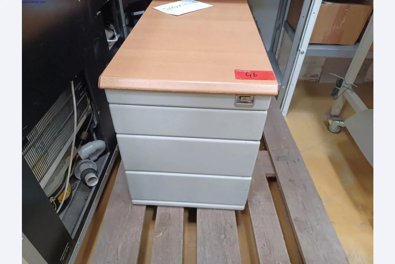 Machines of a lighting manufacturer for metalworking with accessories, continuous painting system, high-bay racking, industrial trucks, vehicles, IT and office equipment-3