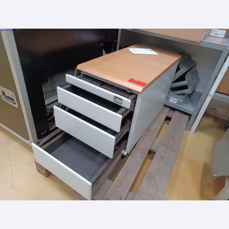 Machines of a lighting manufacturer for metalworking with accessories, continuous painting system, high-bay racking, industrial trucks, vehicles, IT and office equipment-4