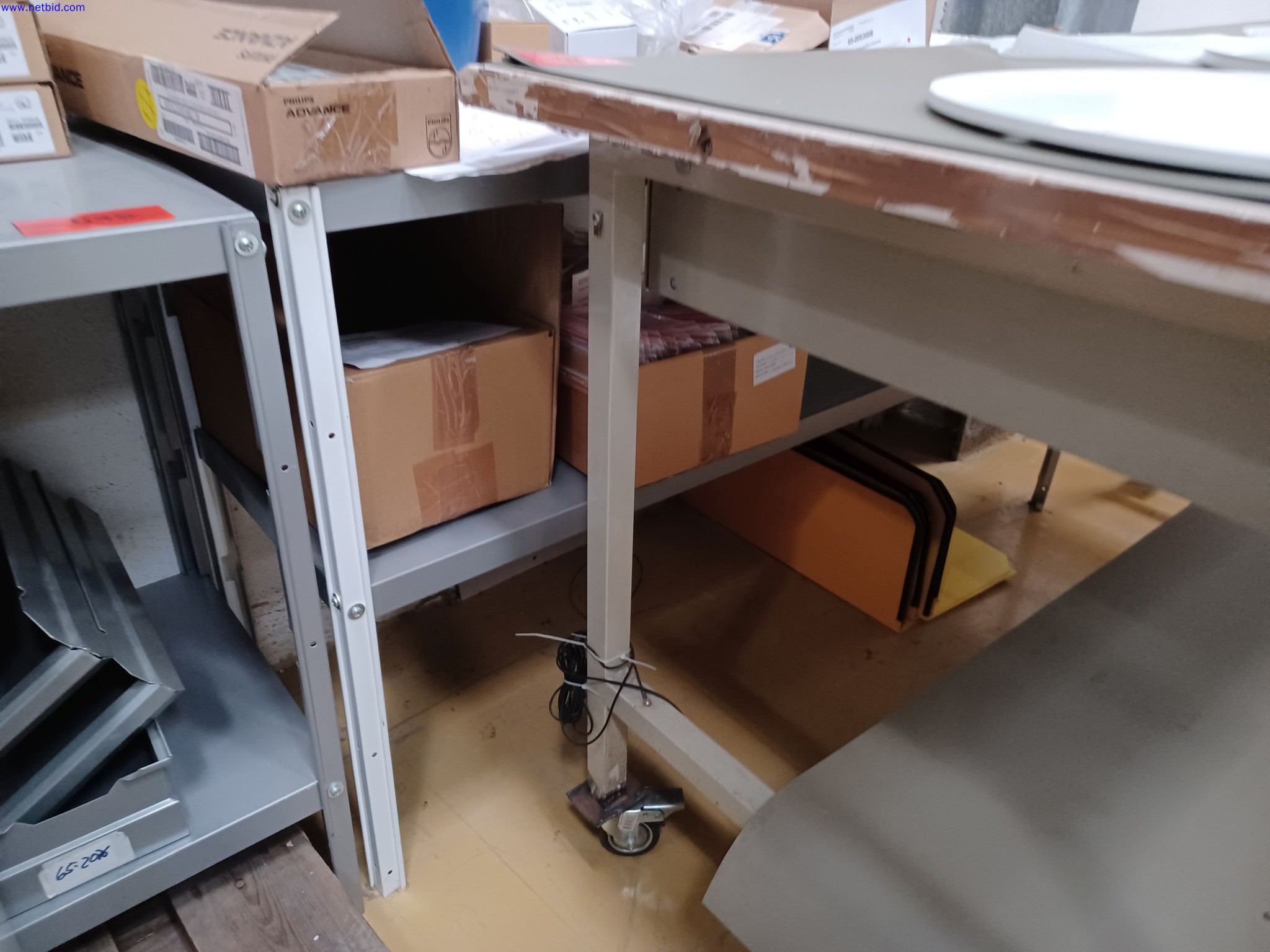 Machines of a lighting manufacturer for metalworking with accessories, continuous painting system, high-bay racking, industrial trucks, vehicles, IT and office equipment-6