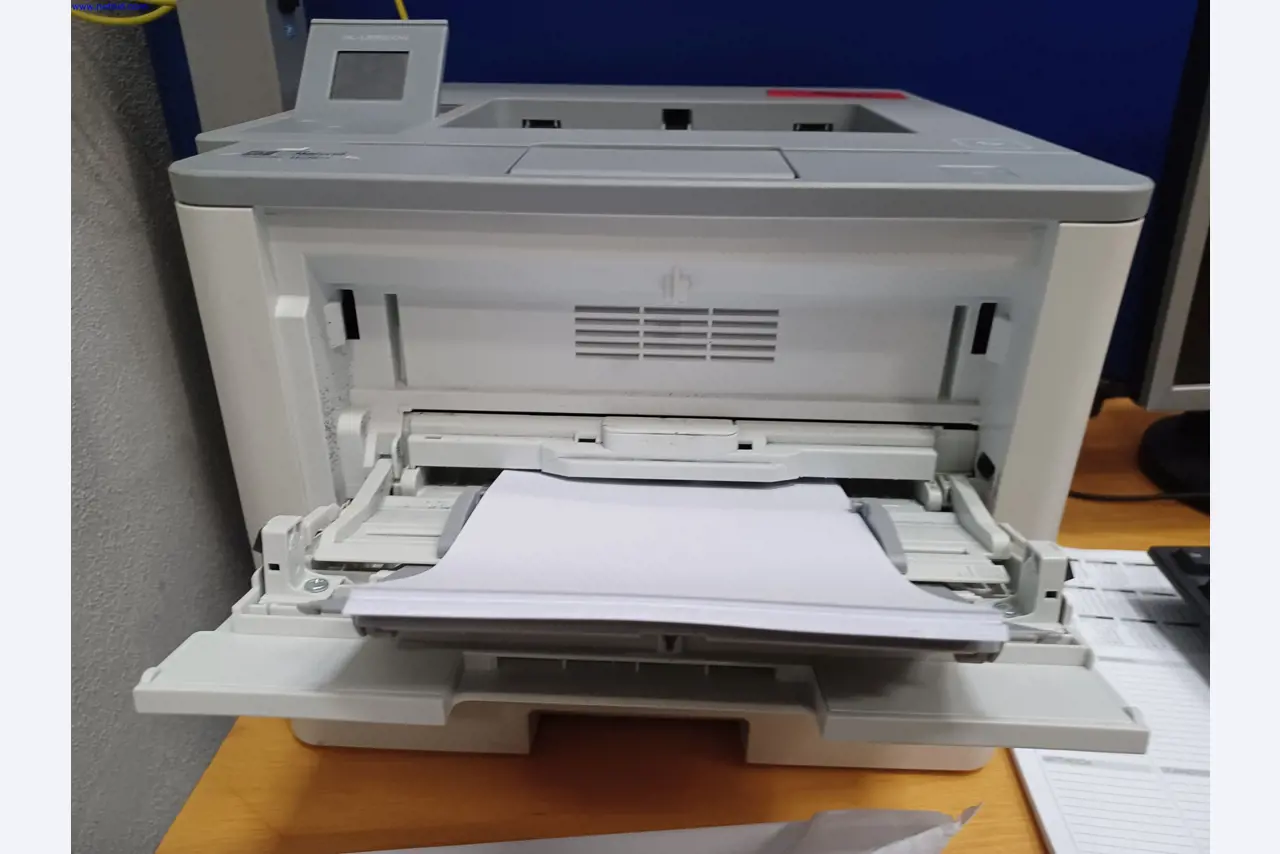 Machines of a lighting manufacturer for metalworking with accessories, continuous painting system, high-bay racking, industrial trucks, vehicles, IT and office equipment-2